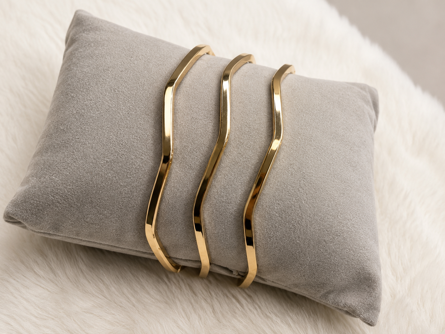 Selira Luxe Statement Gold Cuff Bangle